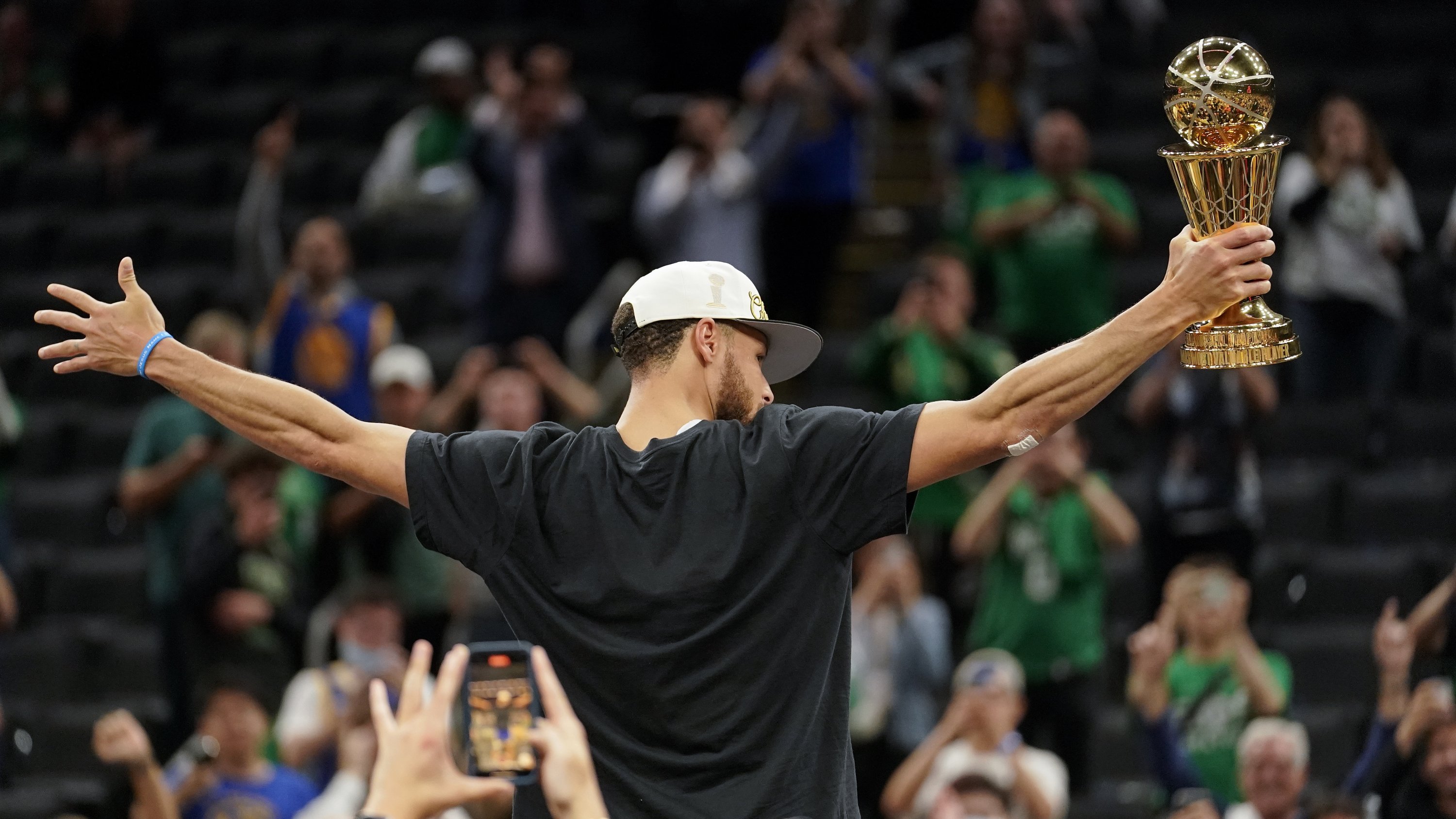 NBA Finals 2022: Golden State Warriors defeat Boston Celtics in