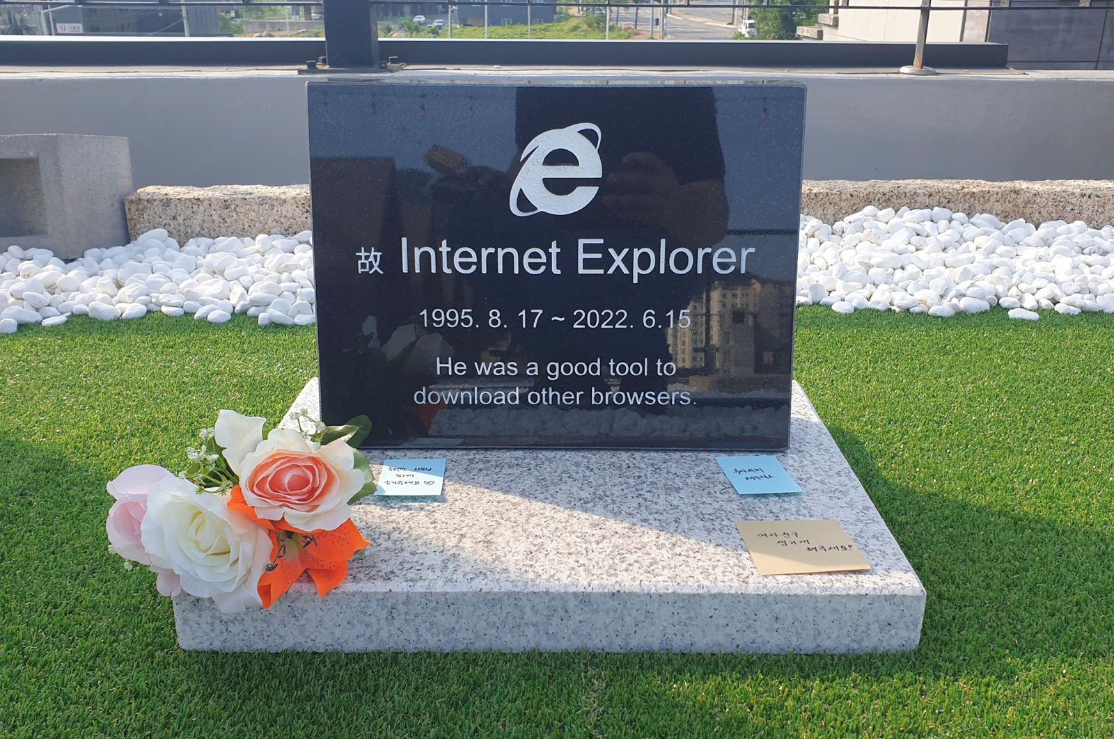 Tombstone of Internet Explorer browser, set up by South Korean software engineer Jung Ki-young, at a rooftop of a cafe in Gyeongju, South Korea, June 17, 2022. (Jung Ki-Young via Reuters)