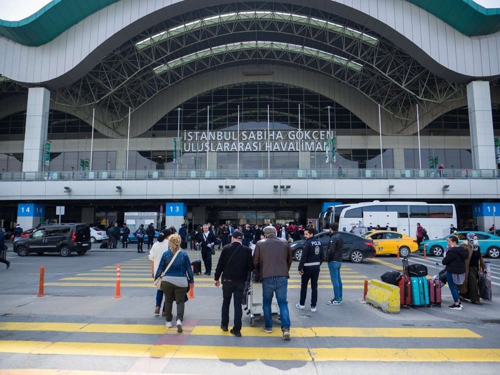 The Istanbul Sabiha Gökçen International Airport arrivals terminal, Turkey, March 29, 2022. (Shutterstock Photo)