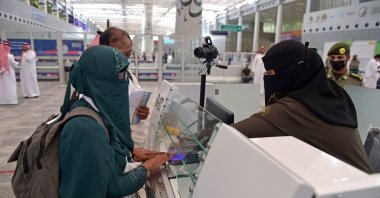 Muslim pilgrims go through passport control upon their arrival at King Abdulaziz International Airport in the Red Sea coastal city of Jiddah, Saudi Arabia, June 5, 2022. (AFP Photo)