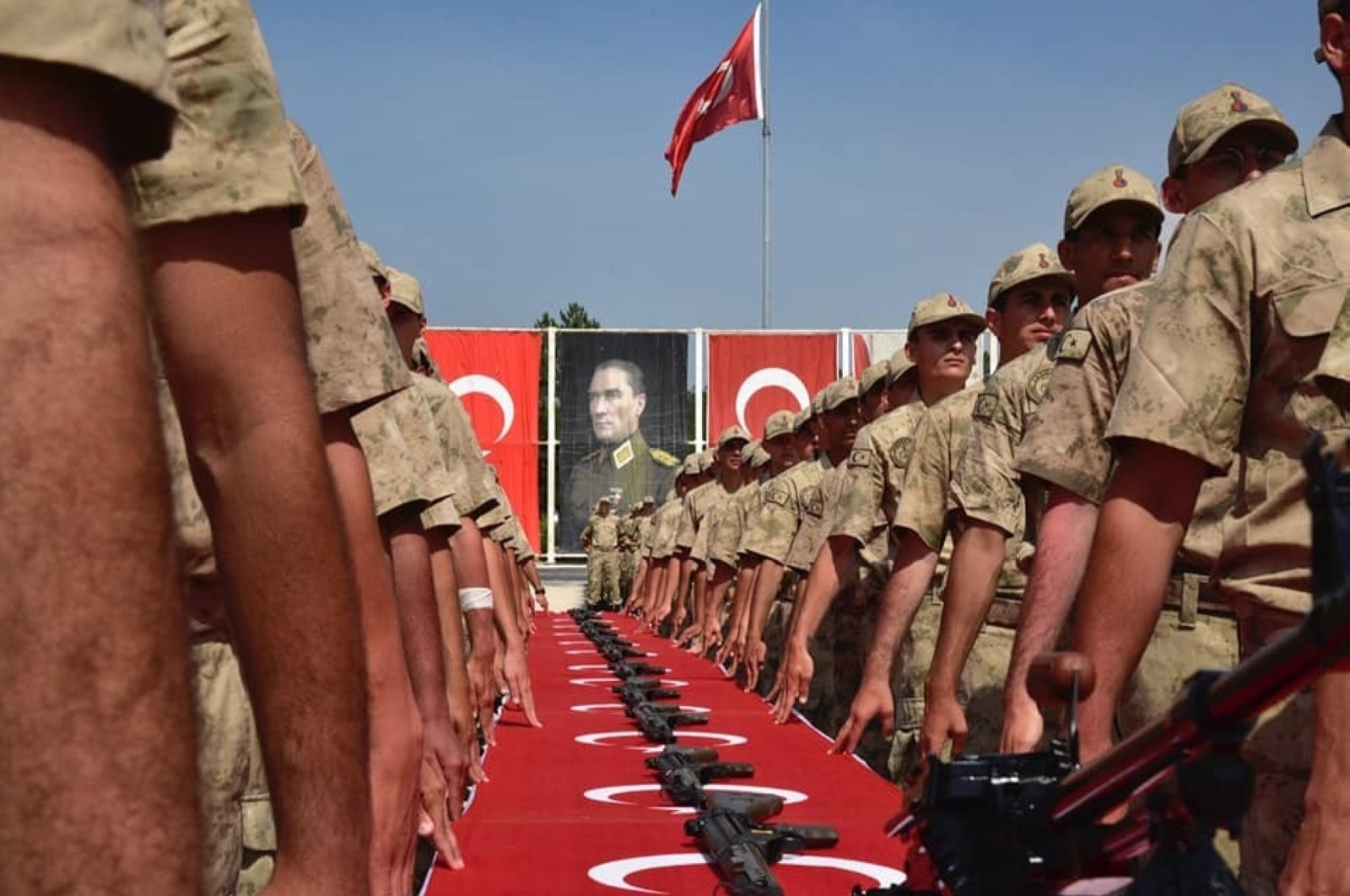 Anggota parlemen Turki berusaha untuk memperluas layanan wajib militer berbayar
