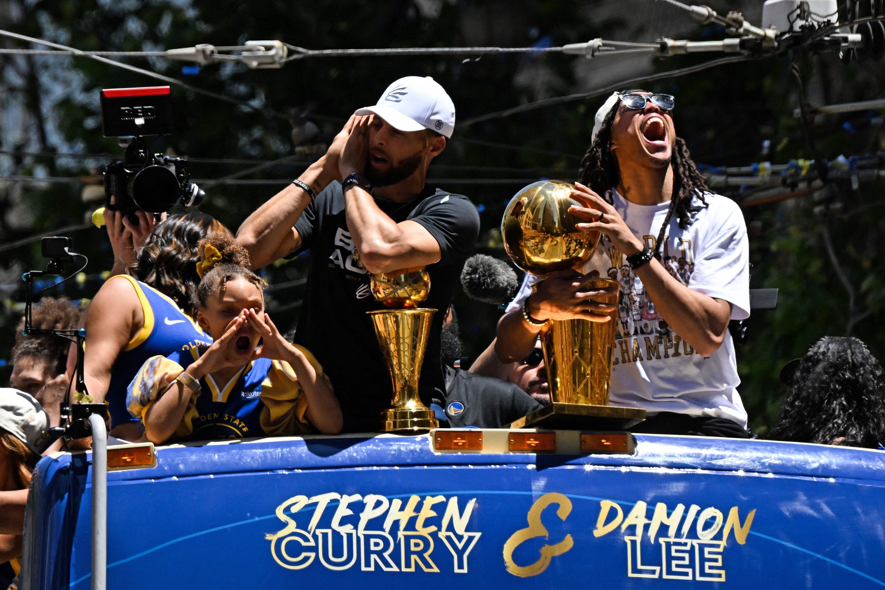 Warriors mark 4th NBA title in 8 years with San Francisco parade