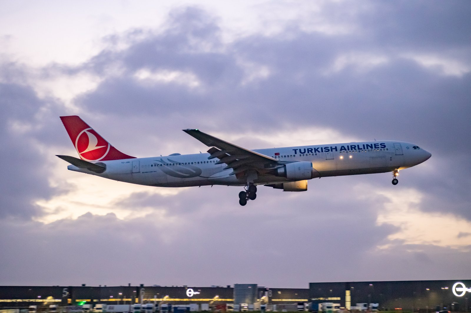 A Turkish Airlines Airbus A330 wide-body aircraft is seen landing at Amsterdam Schiphol Airport, the Netherlands, Jan. 5, 2022. (Reuters Photo)