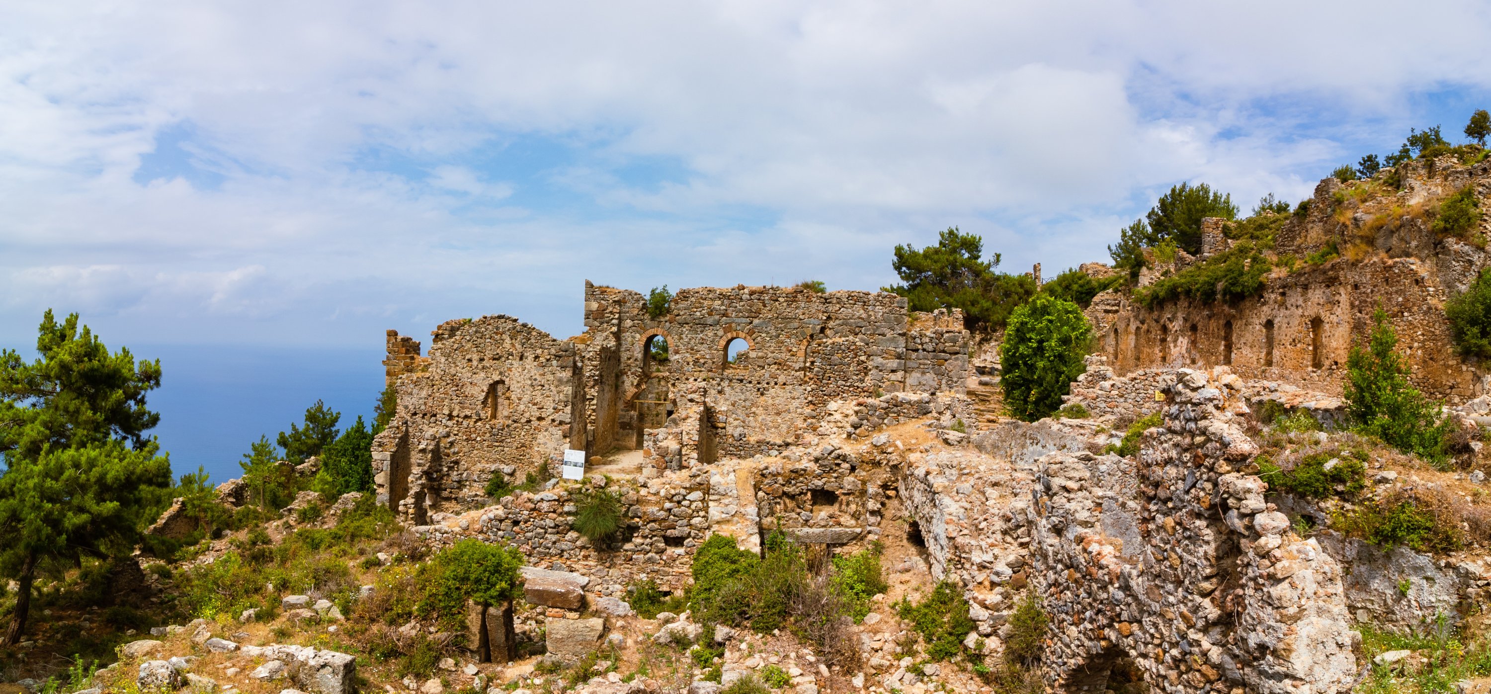 Pemandangan dari reruntuhan kota kuno Syedra, Antalya, Turki selatan.  (Shutterstock)