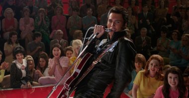 Austin Butler as Elvis Presley in a scene from "Elvis." (Courtesy of Warner Bros. Pictures)