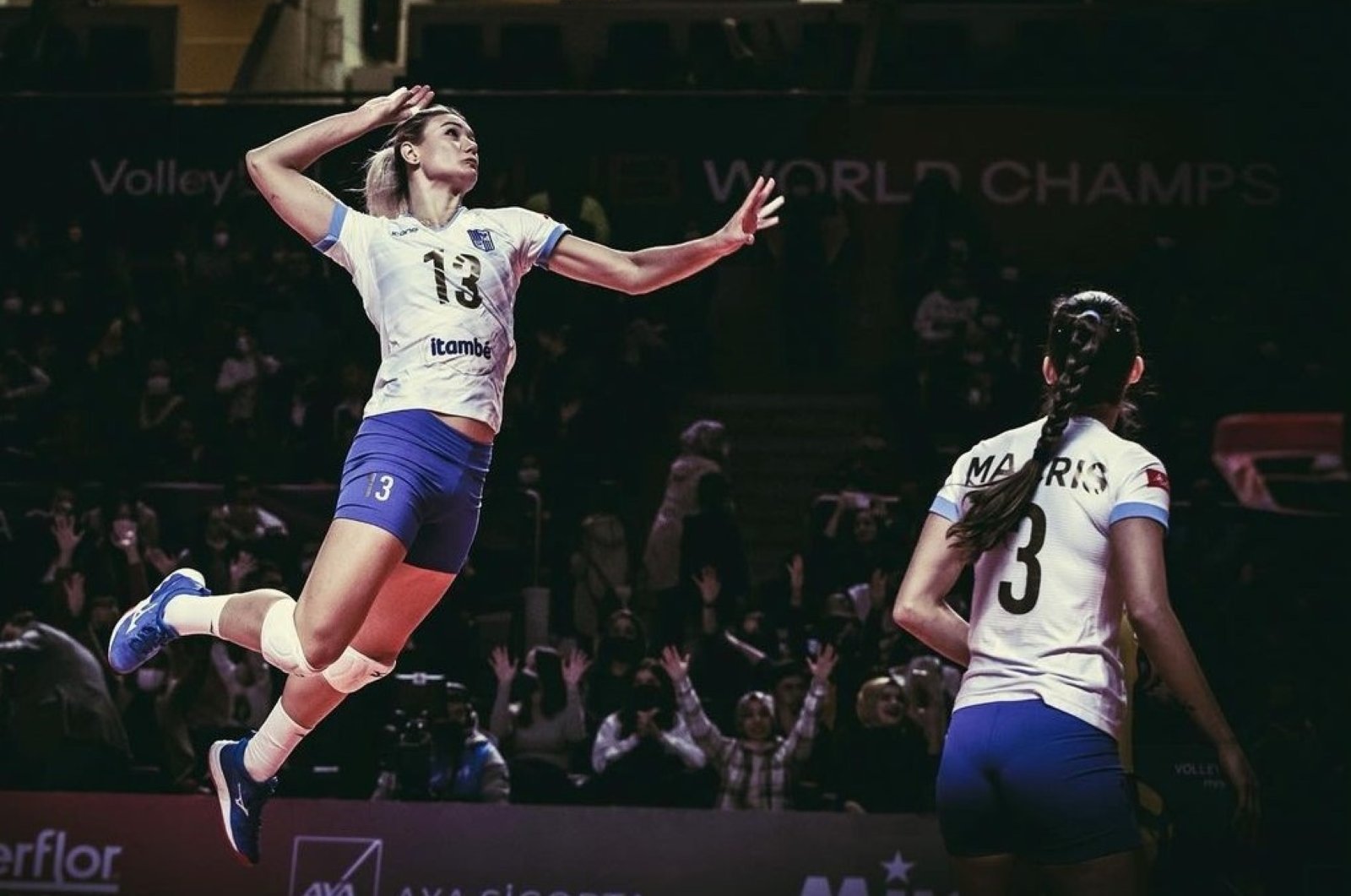 Bintang bola voli putri Turki zsoy membuat prestasinya di Brasil