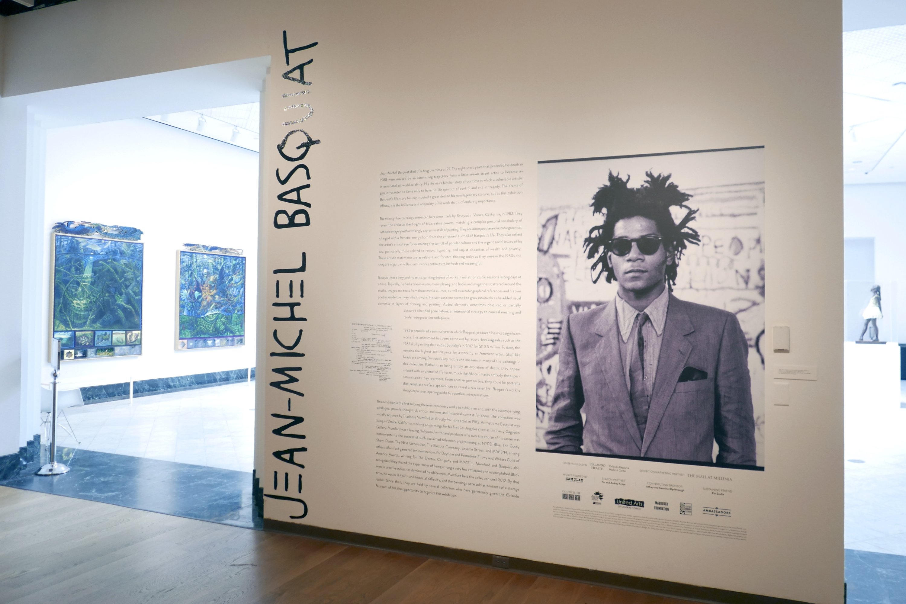 Pintu masuk ke pameran karya seniman Jean-Michel Basquiat terlihat di Museum Seni Orlando, Florida, AS, 1 Juni 2022. (AP Photo)