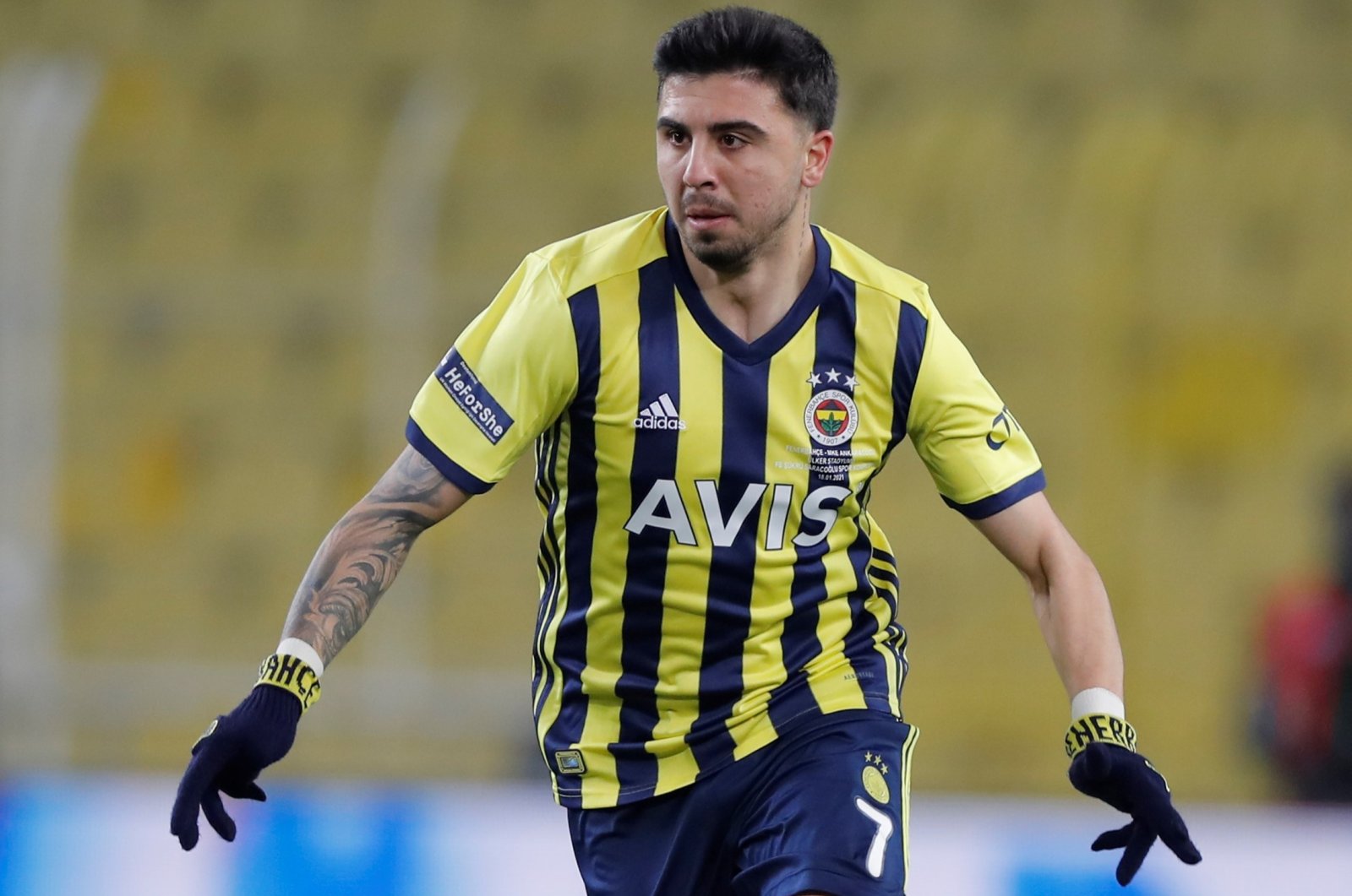 Hull City merekrut gelandang Turki Ozan Tufan dari Fenerbahce