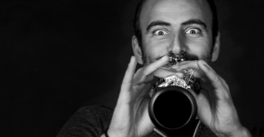 Kinan Azmeh performed at the 50th Istanbul Music Festival with his band. (Courtesy of IKSV) 