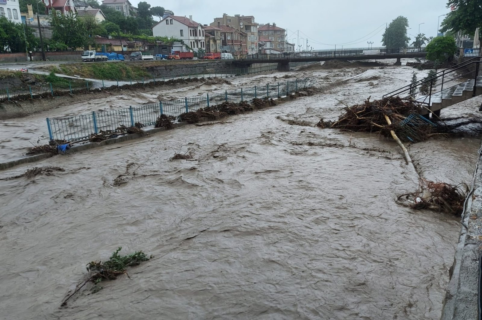 Banjir di Turki utara membangkitkan ketakutan akan bencana 2021