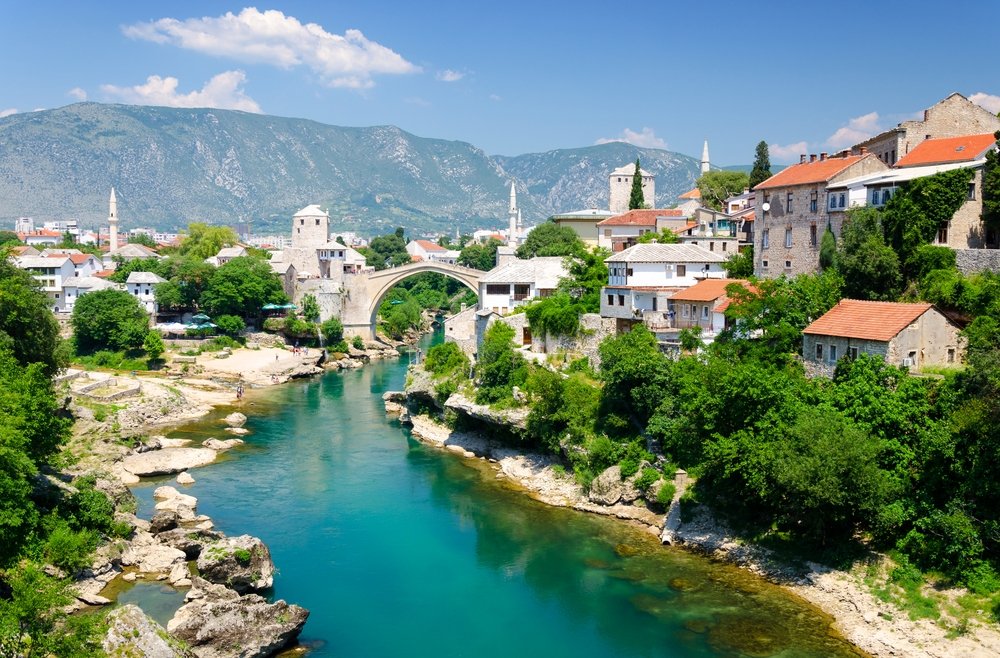 Jembatan Tua di Mostar, Bosnia-Herzegovina.  (Foto Shutterstock)