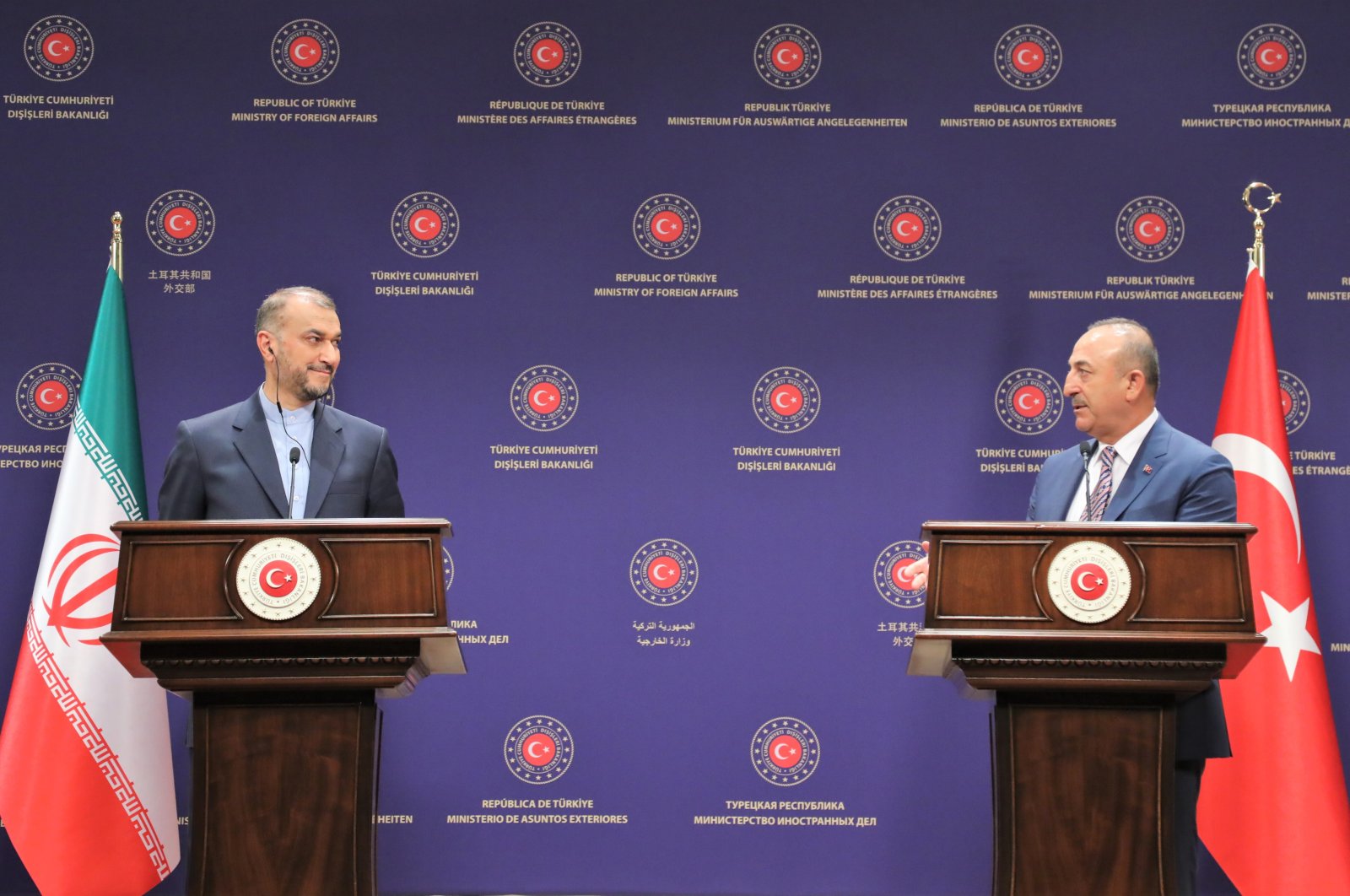 Foreign Minister Mevlüt Çavuşoğlu (R) talks to Iranian Foreign Minister Hossein Amirabdollahian (L) during a joint press conference in Ankara, Turkey, June 27, 2022.  (EPA Photo)