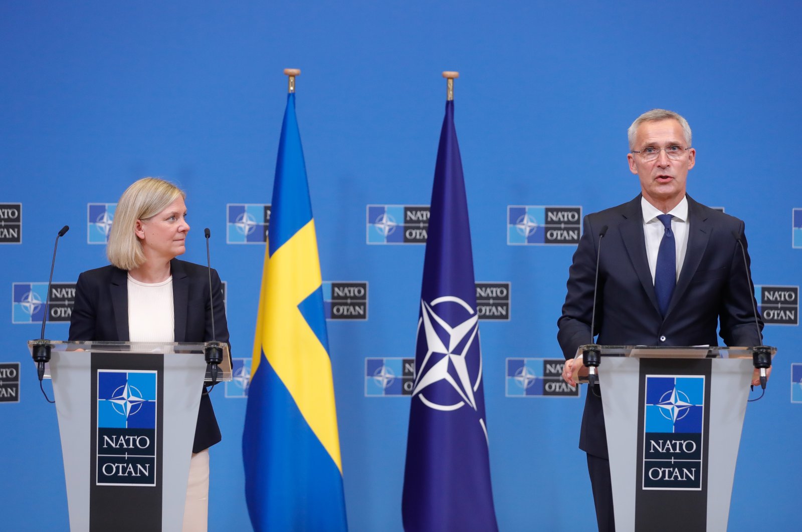 Sweden&#039;s Prime Minister Magdalena Andersson (L) and NATO Secretary-General Jens Stoltenberg give a joint press conference at the end of a meeting at NATO headquarters in Brussels, Belgium, June 27, 2022. (EPA Photo)