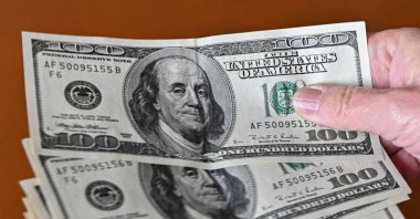 U.S. dollar notes are photographed in Buenos Aires, Argentina, June 23, 2022. (AFP Photo)