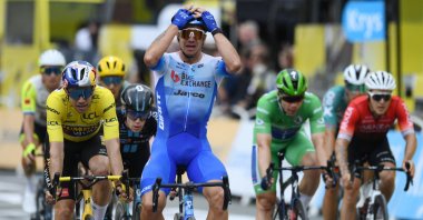 Team Bikeexchange-Jayco&#039;s Dylan Groenewegen celebrates winning stage 3  of the Tour de France, Sonderborg, Denmark, July 3, 2022. (Reuters Photo)