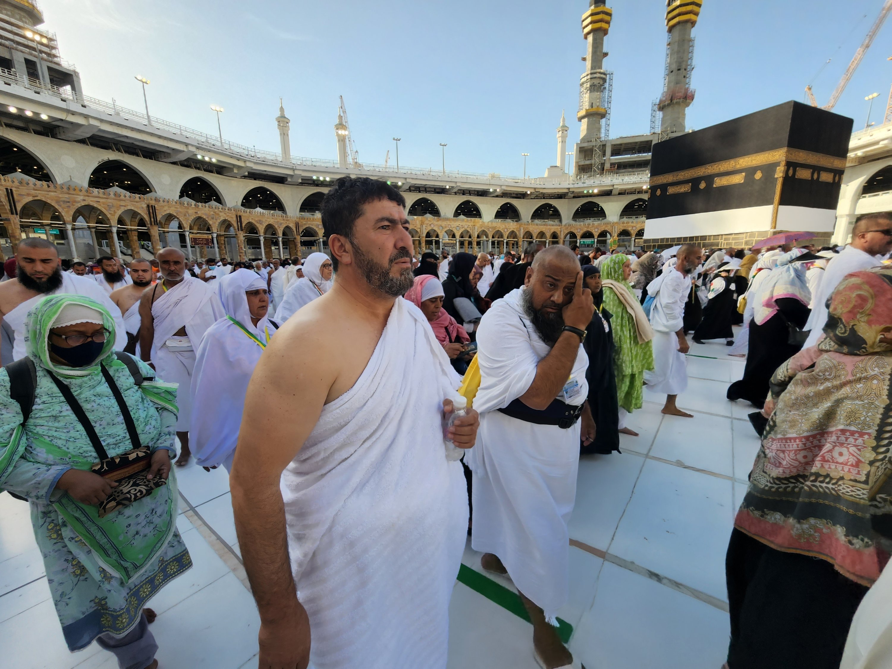 Adam Muhammad mengelilingi Ka'bah, Mekah, Arab Saudi, 5 Juli 2022. (AA Photo)