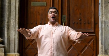 Samoan tenor Pene Pati poses ahead of the International Festival of Lyric Art of Aix-en-Provence, southern France, June 22, 2022. (AFP)