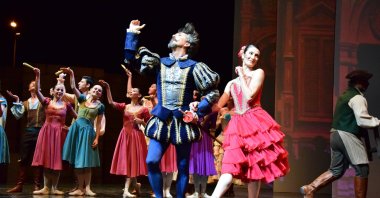 A representation of &quot;Don Quixote&quot; ballet at the 17th International Bodrum Ballet Festival, Muğla, southwestern Turkey, Aug. 13, 2019. (Sabah Archive Photo)