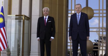President Recep Tayyip Erdoğan (R) and Ismail Sabri Yaakob, Malaysia&#039;s prime minister, attend a welcome ceremony at the Presidential Complex in Ankara, Turkey, July 7, 2022.(AP Photo)