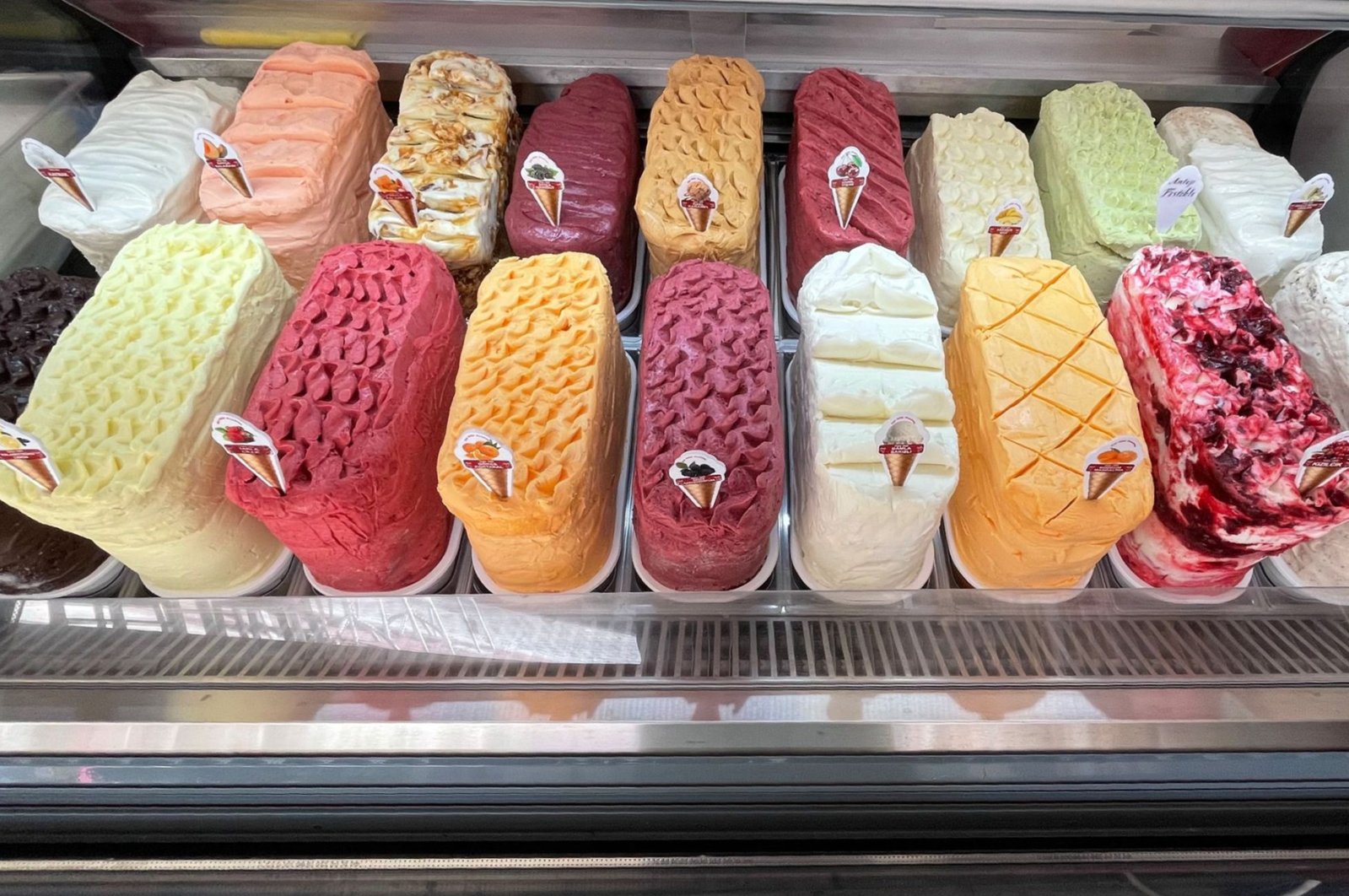Saatnya bersantai: 10 rasa es krim terbaik di Turki