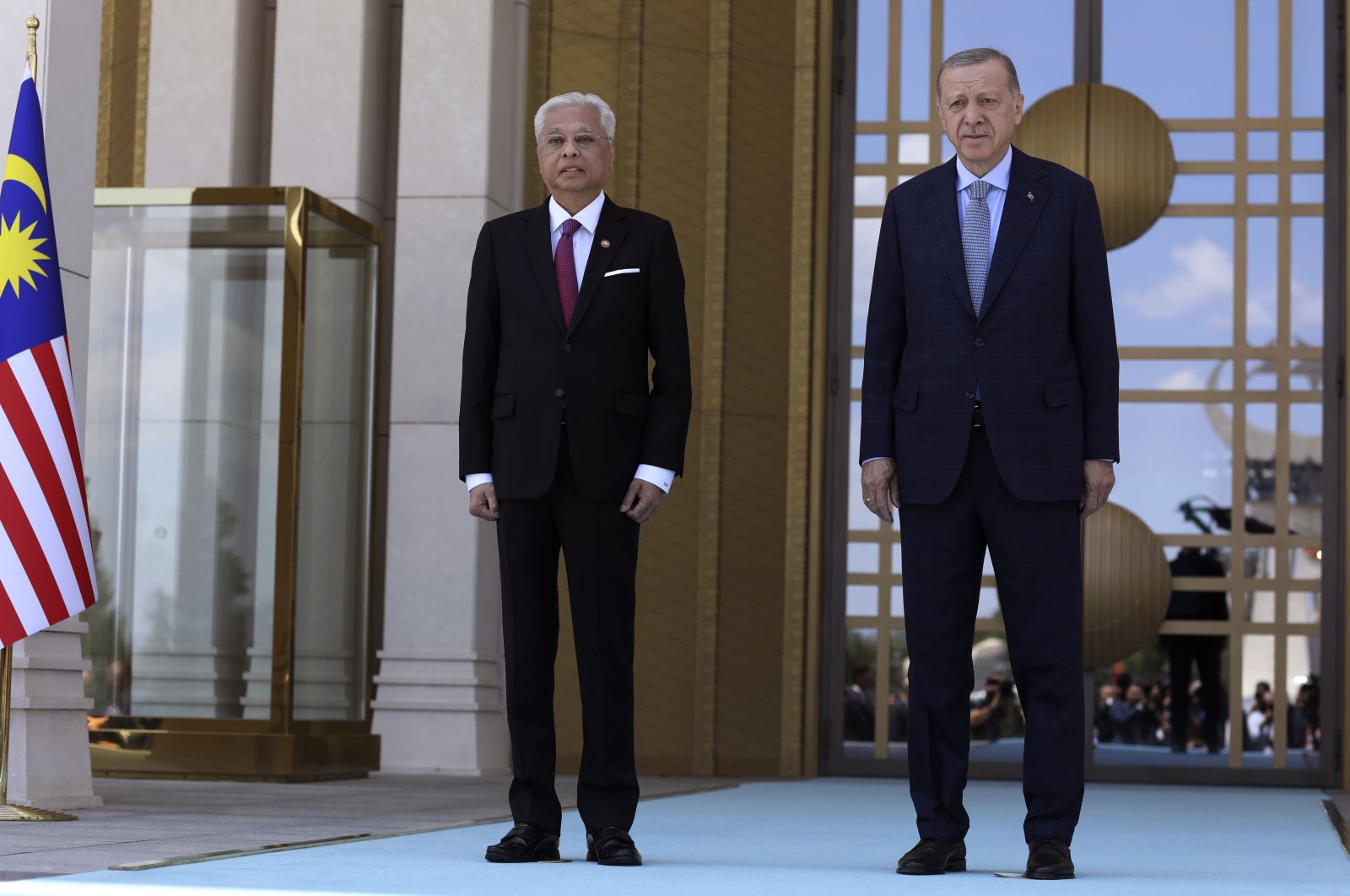 President Recep Tayyip Erdoğan (R) and Ismail Sabri Yaakob, Malaysia&#039;s prime minister, attend a welcome ceremony at the Presidential Complex in Ankara, Turkey, July 7, 2022.(AP Photo)