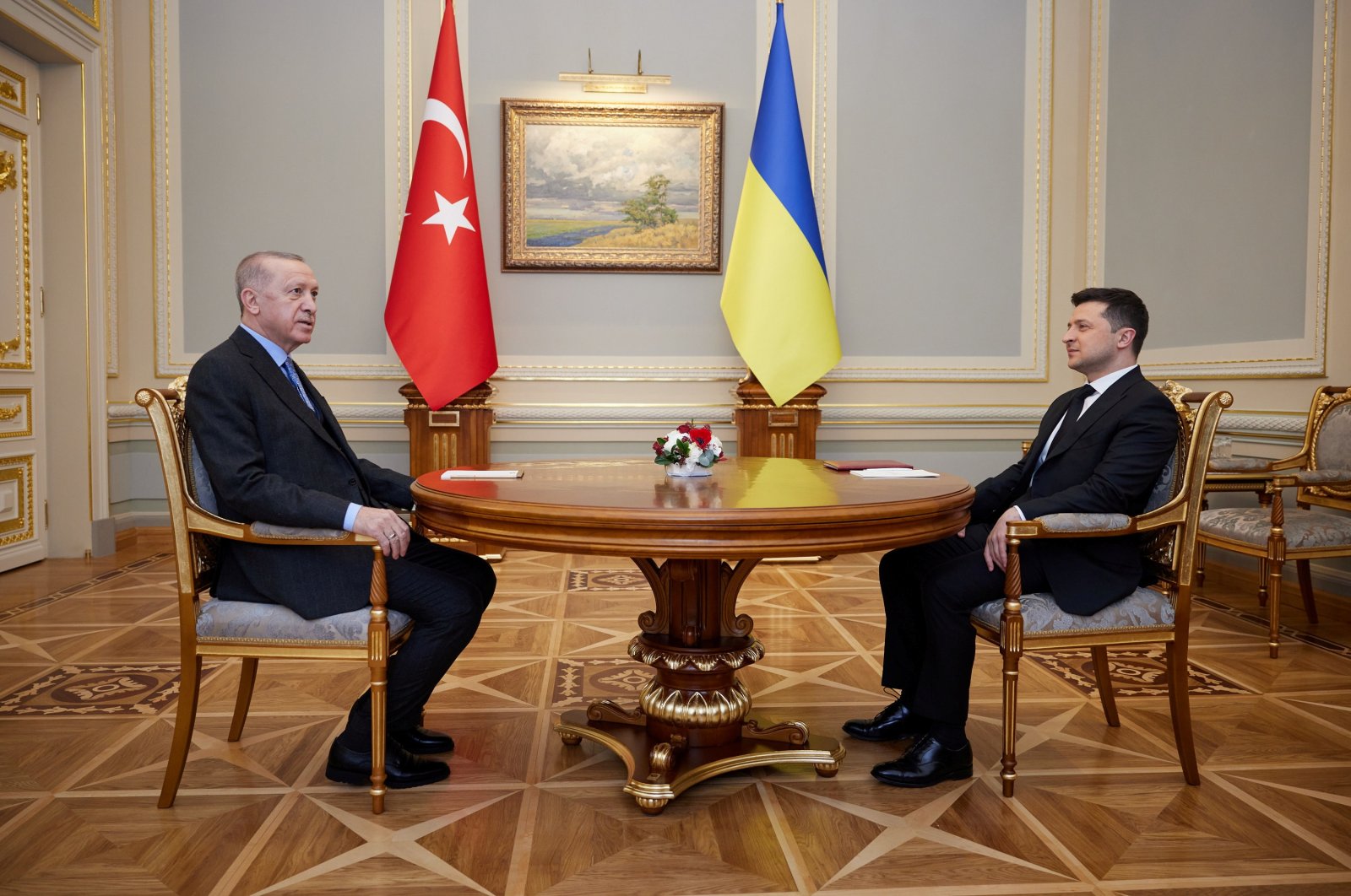 Turkish President Recep Tayyip Erdoğan (L) and Ukrainian President Volodymyr Zelenskyy attend a meeting, Kyiv, Ukraine, Feb. 3, 2022. (Reuters Photo)