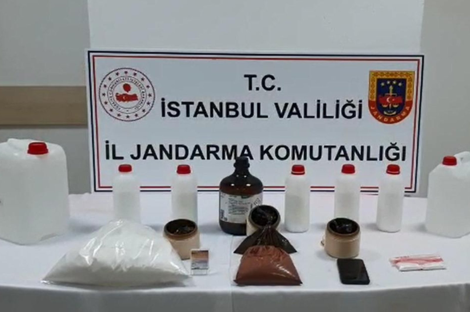 Penegak hukum menyita lebih dari 169 kilogram narkoba di Istanbul
