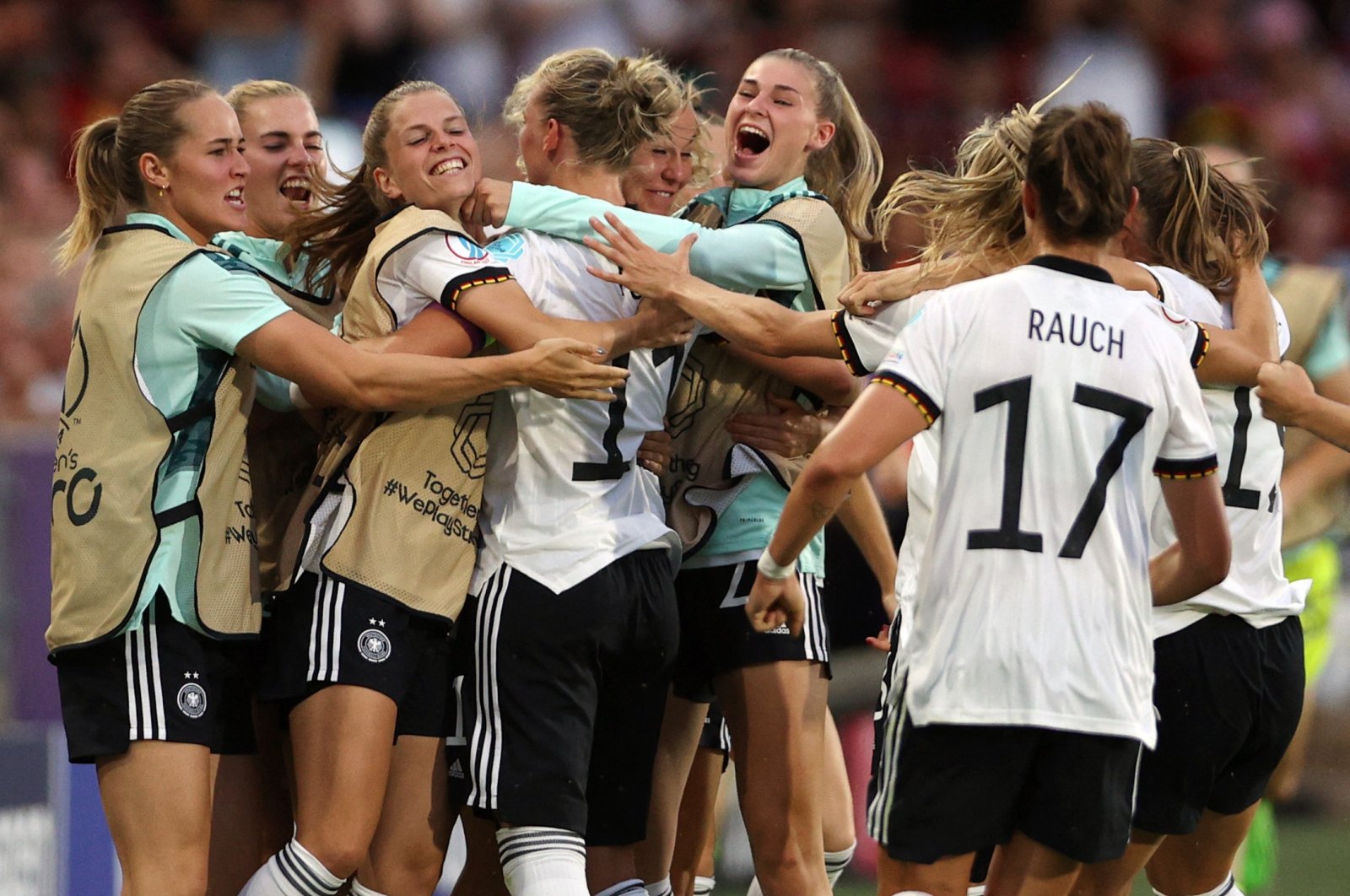 Jerman mengalahkan Spanyol untuk mencapai perempat final Euro 2022 putri