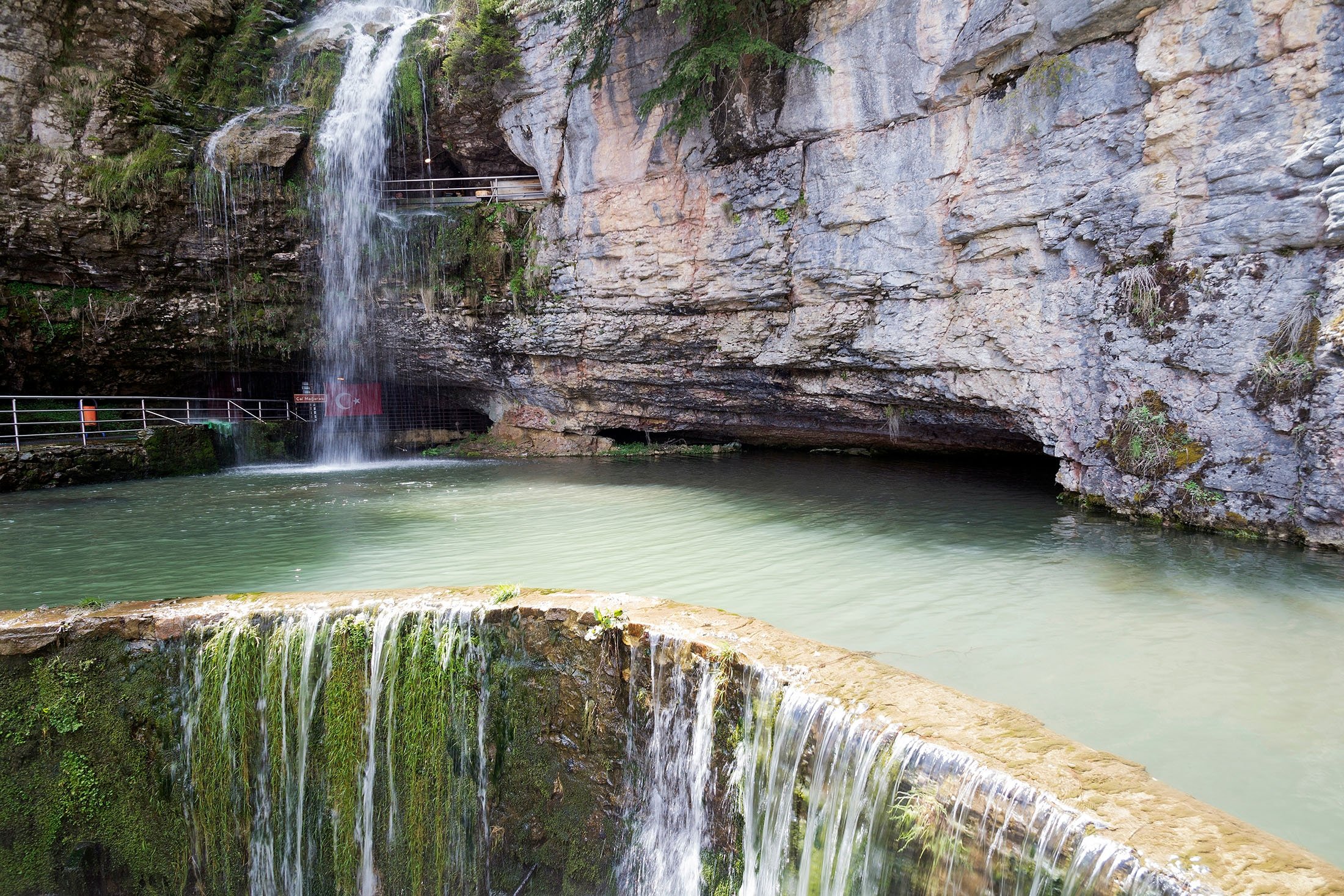 Gua al, di Trabzon Turki utara, terbentuk dalam dua tahap dan selama periode 8 juta tahun.  (Foto Shutterstock)