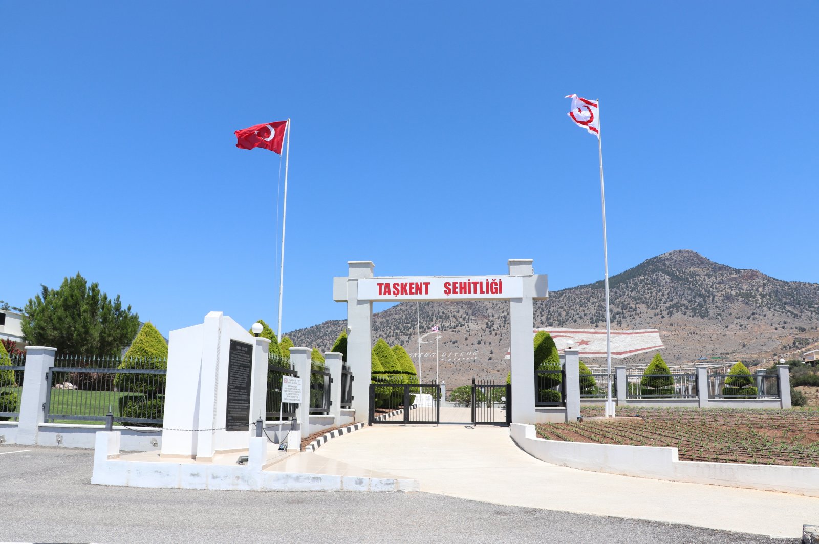 Kuzey Kıbrıs Türk Cumhuriyeti (KKTC), Lefkoşa'da (Lefkoşa) Taşkent Şehitliği, 19 Temmuz 2022.