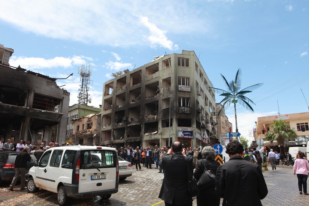 View of the scene of bombing, in Reyhanlı, Hatay, southern Turkey, May 13, 2013. (Shutterstock Photo) 