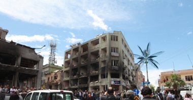 View of the scene of bombing, in Reyhanlı, Hatay, southern Turkey, May 13, 2013. (Shutterstock Photo) 