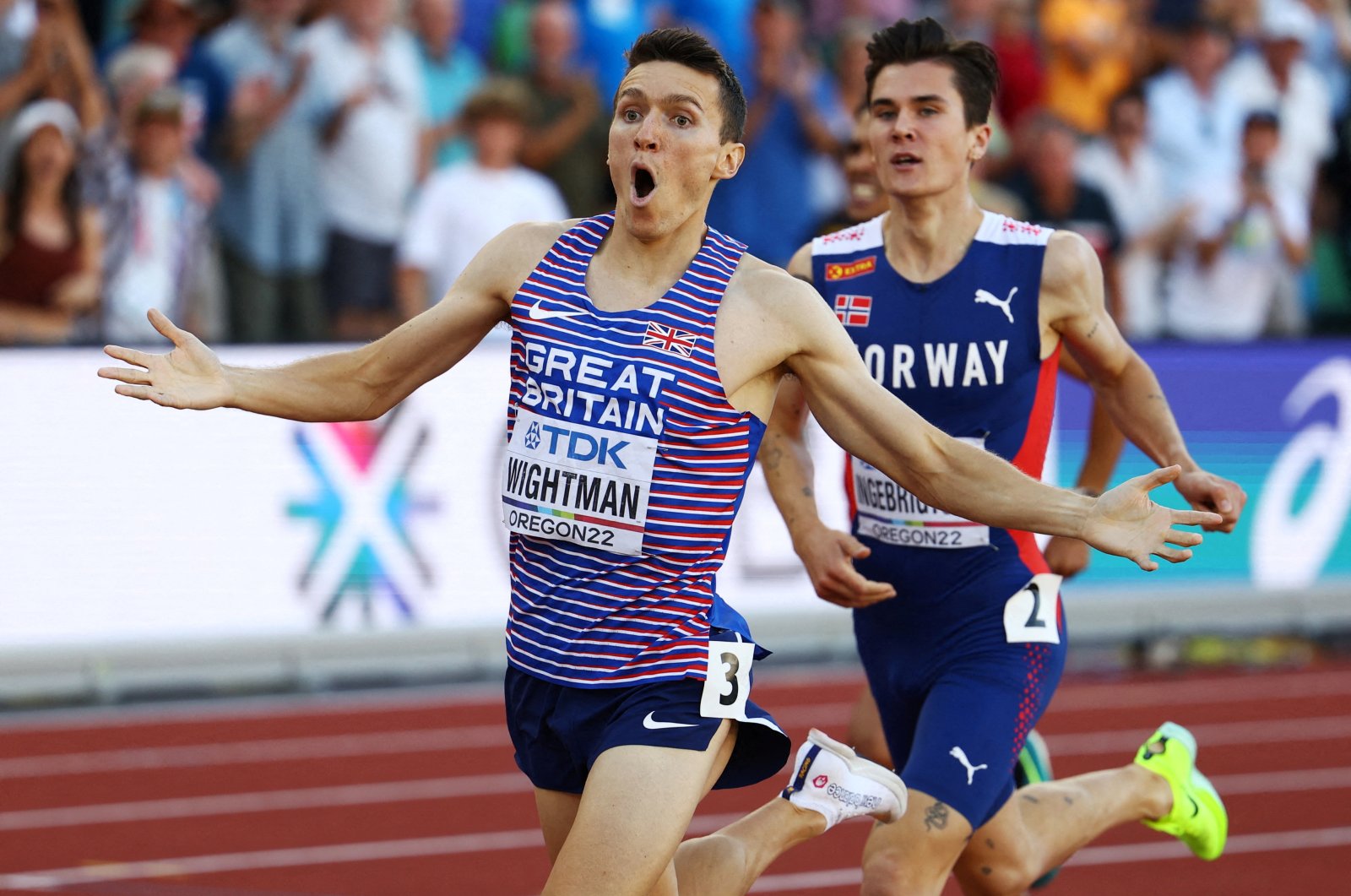 Britain&#039;s Jake Wightman (L) wins the men&#039;s 1500-meter final at the World Athletics Championships, Eugene, Oregon, U.S., July 19, 2022. (Reuters Photo)