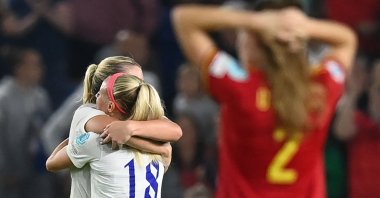 England players celebrate their victory over Spain in the Women's Euro 2022 quarterfinal, Brighton, England, July 20, 2022. (AFP Photo)