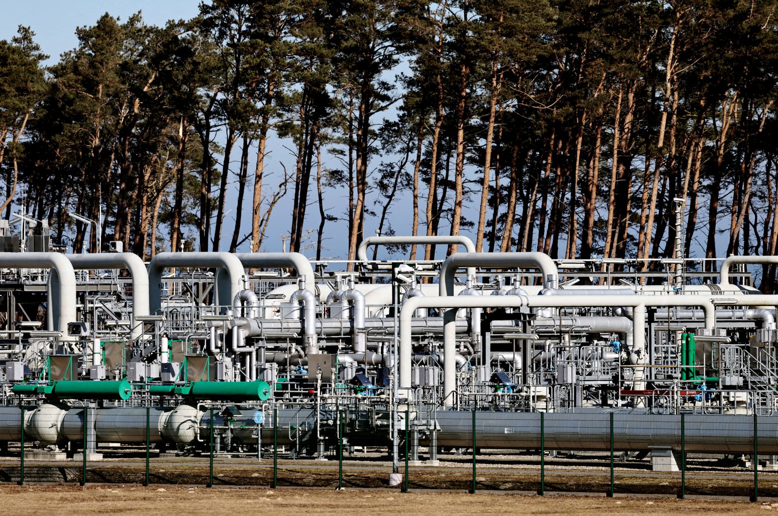 Eropa lega, untuk saat ini, karena pipa gas utama Rusia kembali mengalir