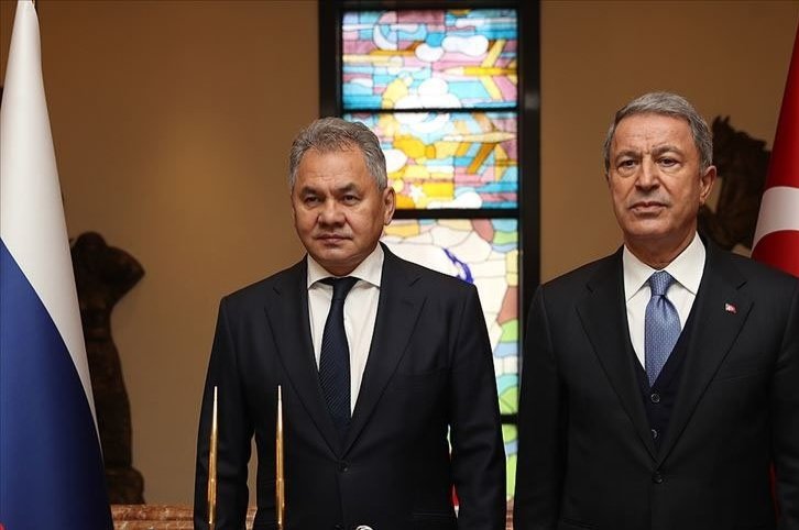 Menteri Pertahanan Turki dan Rusia bertemu sebelum kesepakatan biji-bijian yang diharapkan