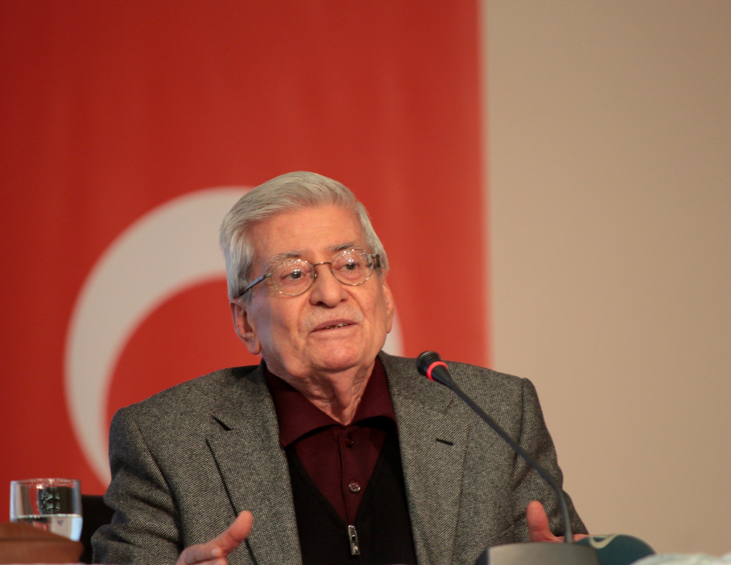 Rasim zdenören, yang dirawat di Ankara selama beberapa waktu karena komplikasi kesehatan, meninggal dunia pada usia 82 tahun. (AA Photo)