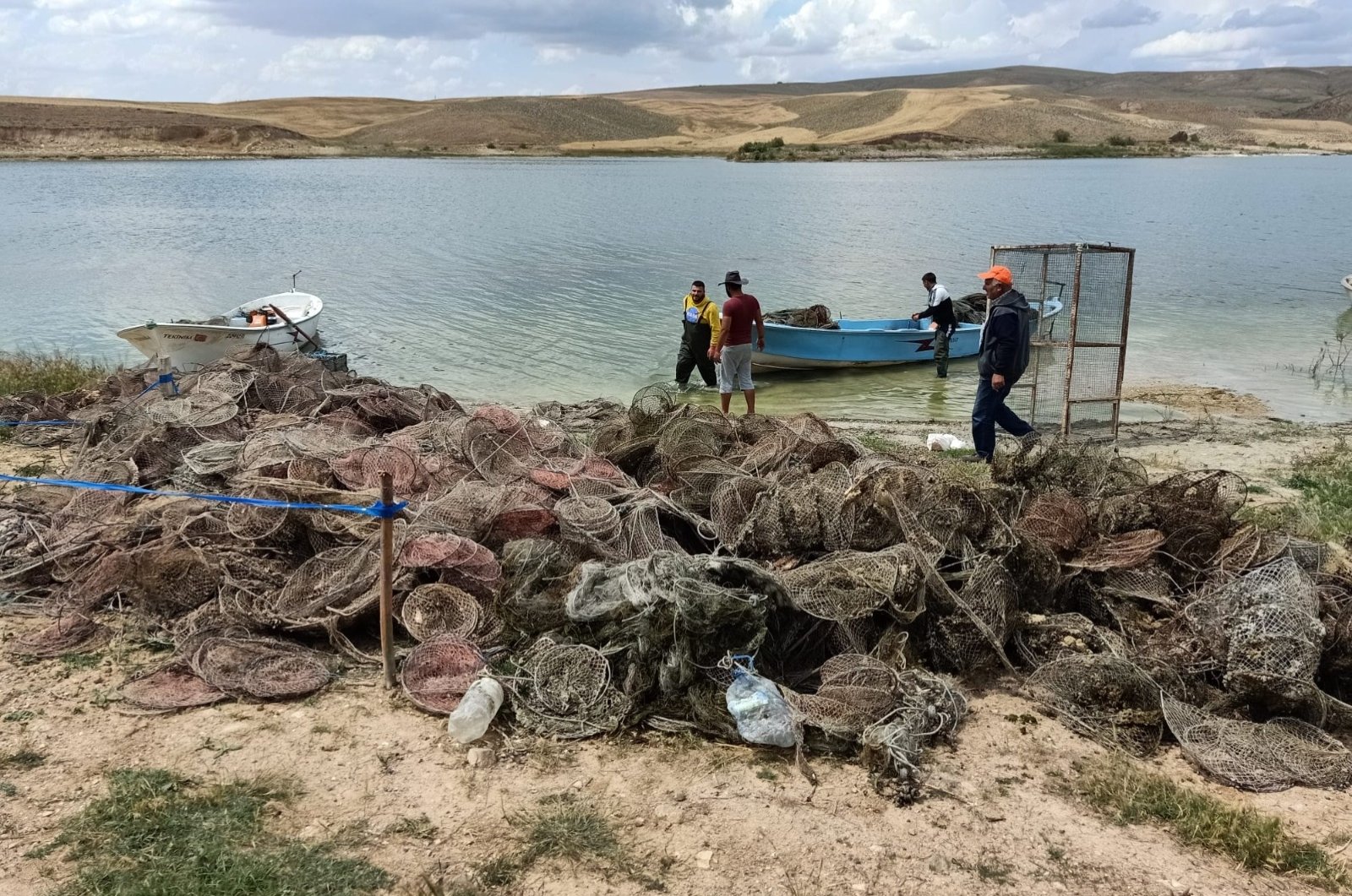 Kode QR membantu melacak jaring hantu berbahaya yang bersembunyi di laut Turki