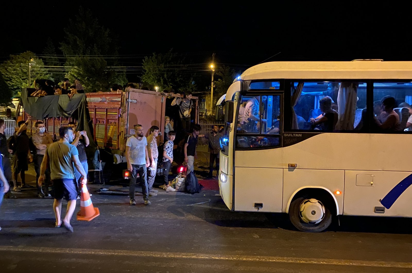 70 irregular migrants were found in Aydın province&#039;s Sultanhisar district, Turkey, July 26, 2022 (AA Photo) 