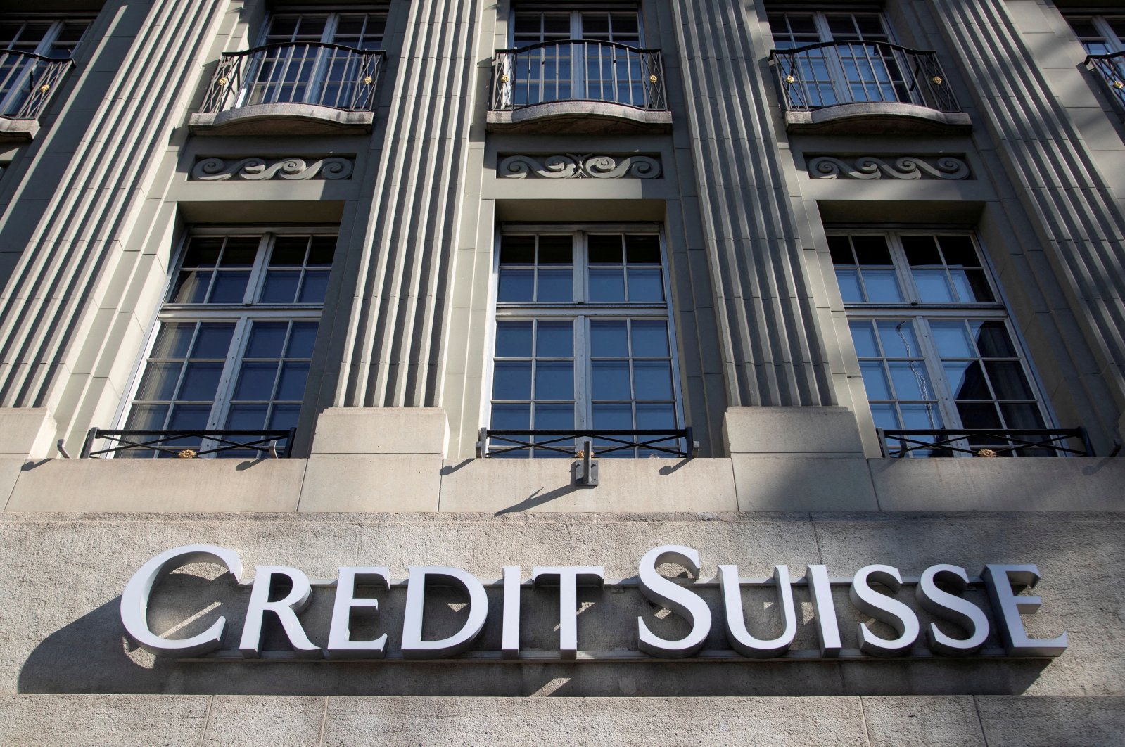 CEO Credit Suisse mengundurkan diri karena bank yang diperangi membukukan kerugian Q2 yang besar