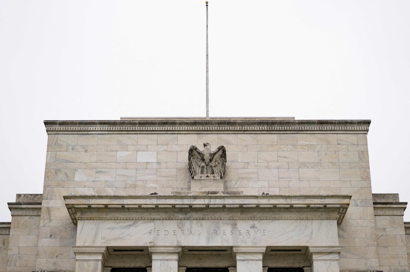 Fed menaikkan suku bunga acuan sebesar 0,75 poin persentase, lebih banyak lagi yang akan datang