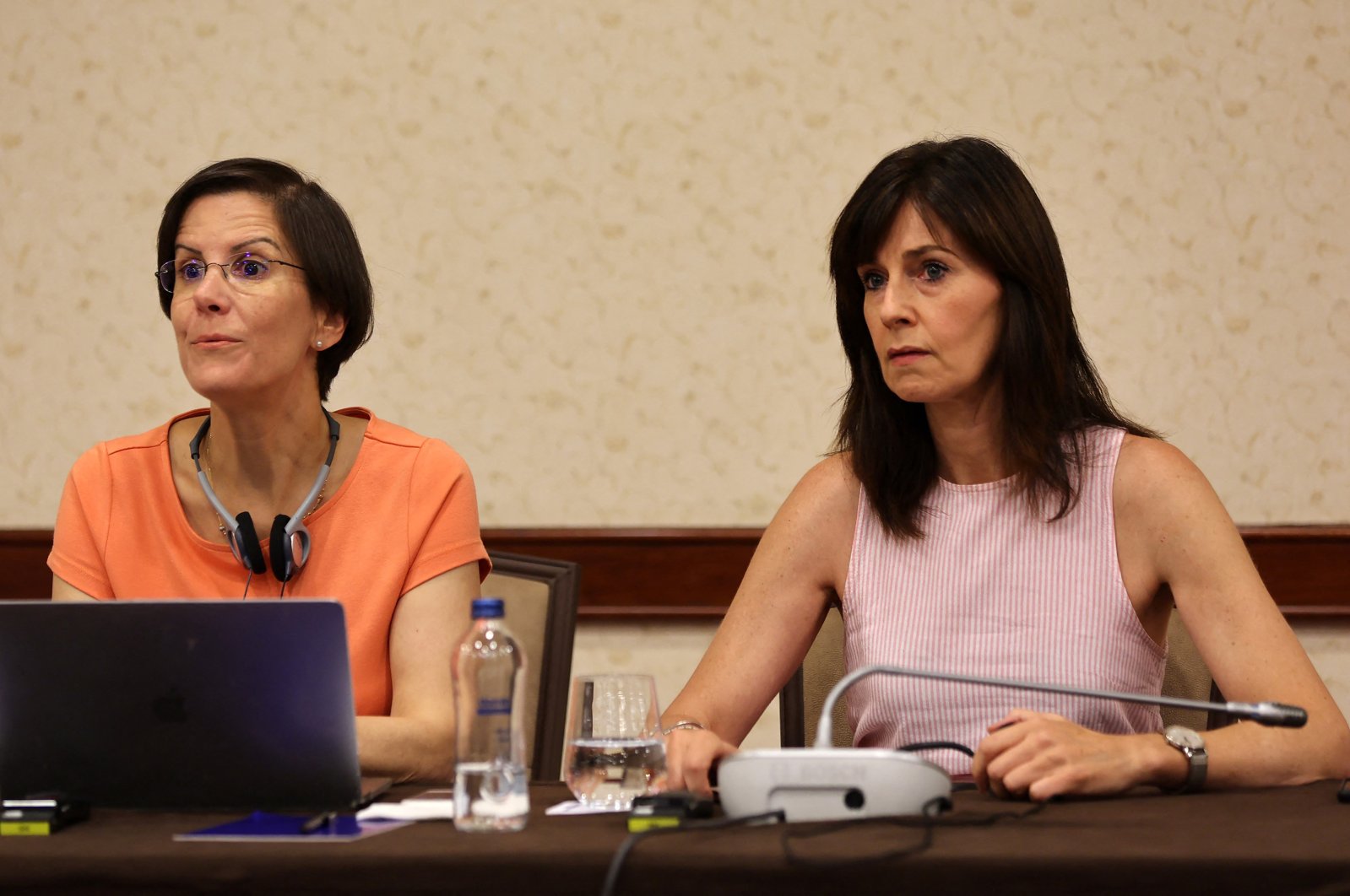 United Nations Special Rapporteur on violence against women, Reem Alsalem (L) and U.N. Human Rights Officer Orlagh McCann (R) at a press conference in Ankara, Turkey, July 27, 2022 (AFP Photo)