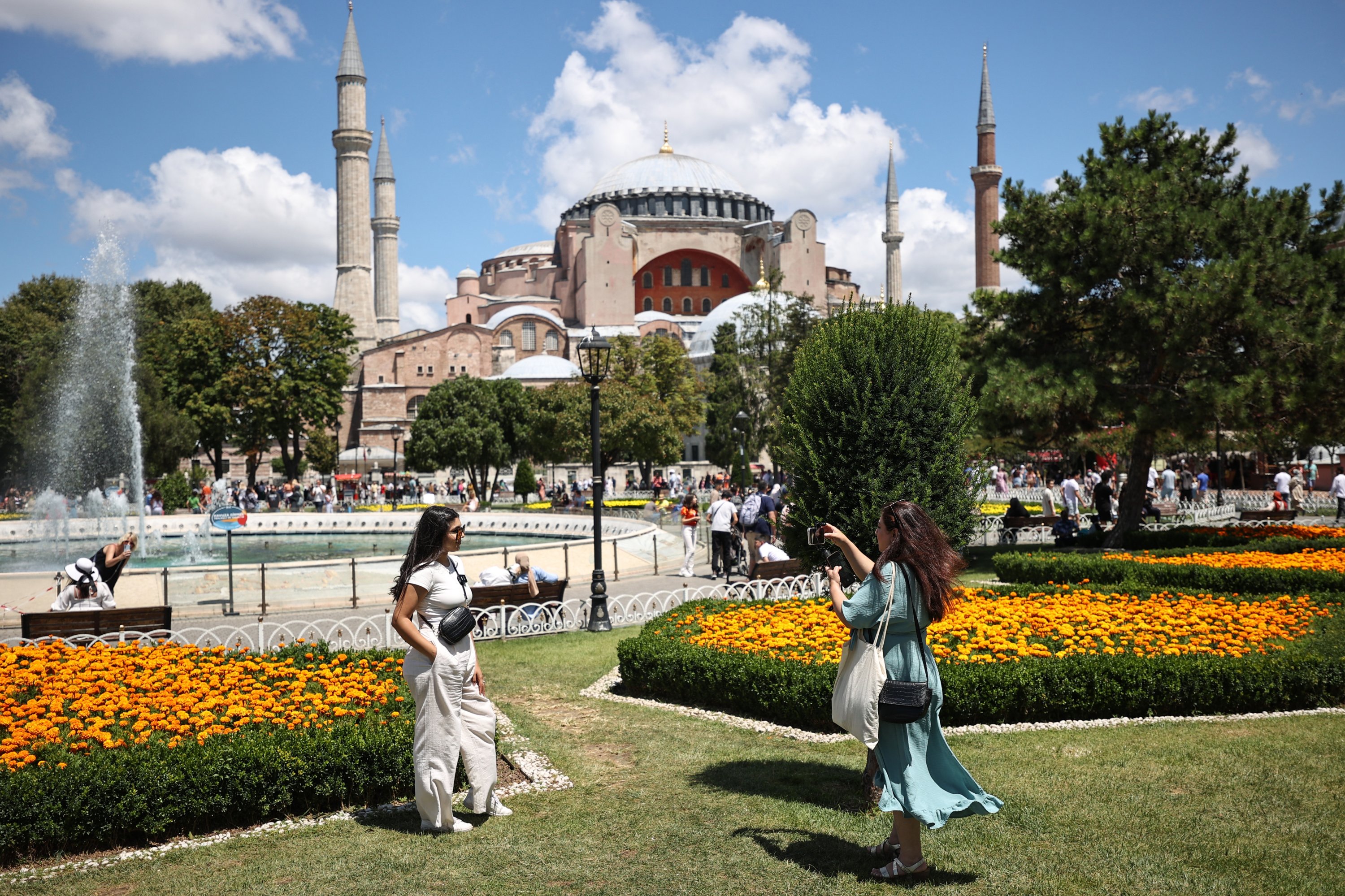 Tourism revenues nearly triple as foreign arrivals in Turkey shot up |  Daily Sabah