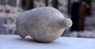 1,700-year-old amphora discovered during excavations at Diyarbakır Fortress, July 31, 2022. (AA Photo)