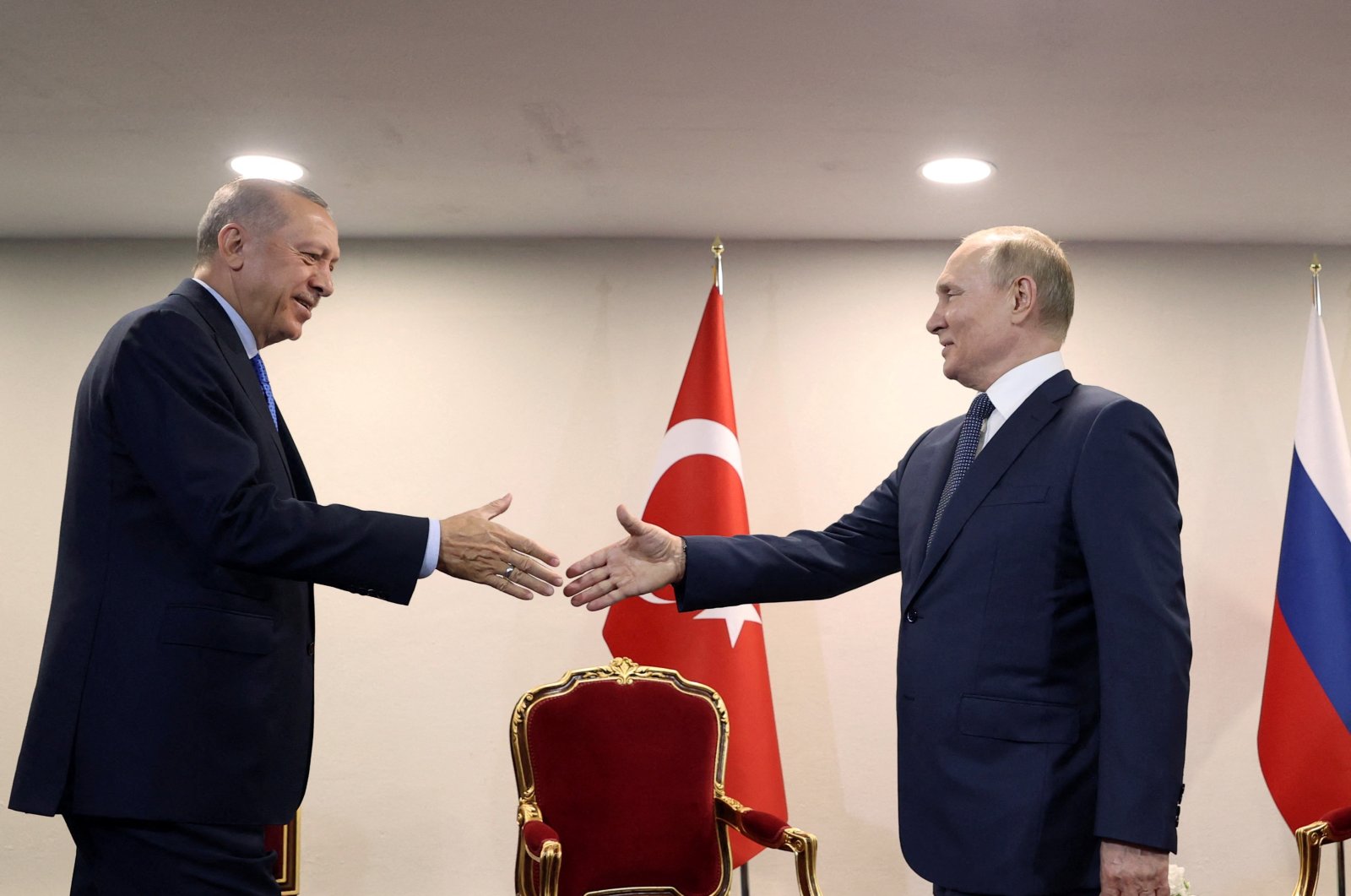 President Recep Tayyip Erdoğan (L) meets with his Russian counterpart Vladimir Putin in Tehran, Iran, July 19, 2022. (Reuters Photo)
