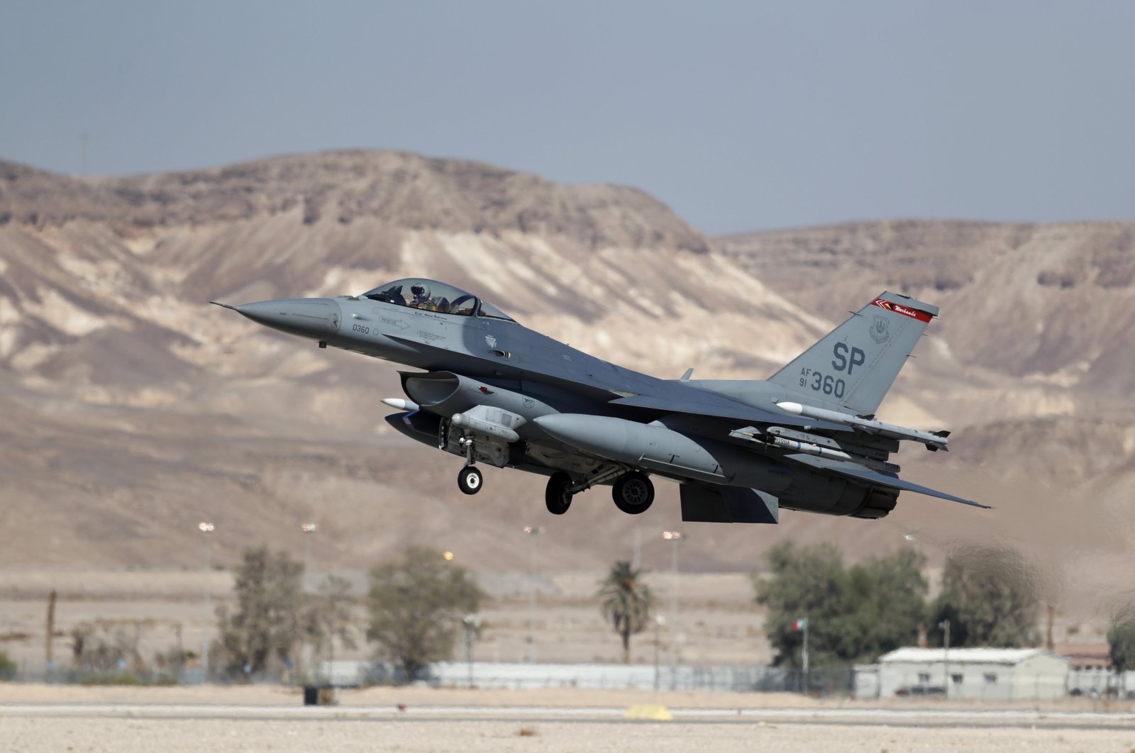 A U.S. F-16 aircraft takes off during the &quot;Blue Flag&quot; multinational air defense exercise at the Ovda air force base, north of the Israeli city of Eilat, Oct. 24, 2021. (EPA Photo)