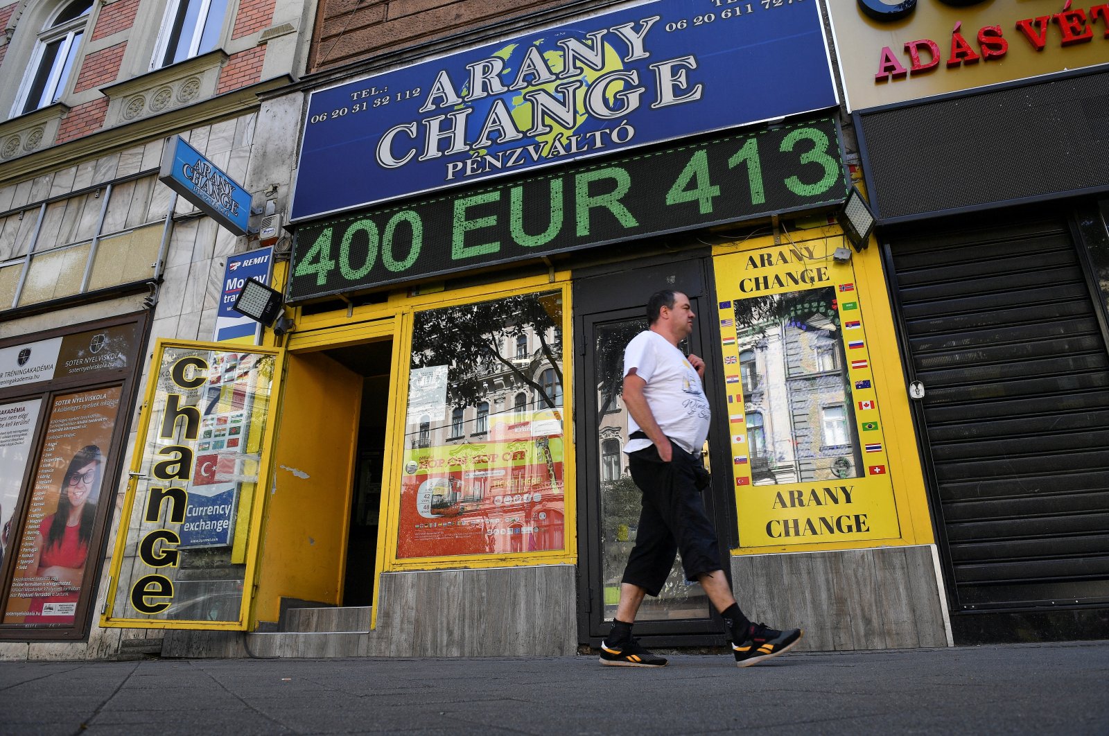 Hungaria merangkul euro setelah kehilangan kepercayaan pada forint di tengah ayunan liar