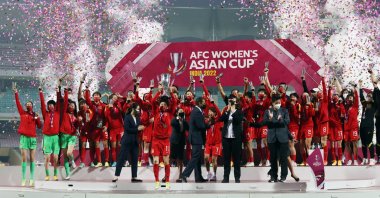 Chinese footballers celebrate winning the 2022 Women's Asian Cup, Mumbai, India, Feb. 6, 2022. (Reuters Photo)