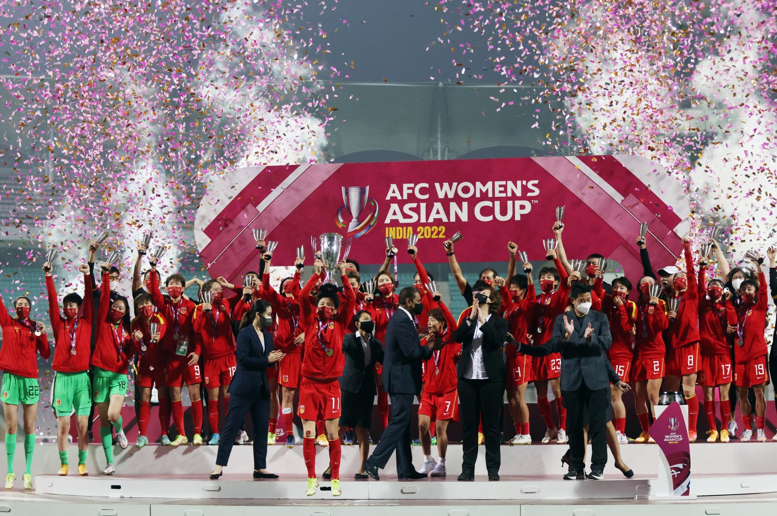 Chinese footballers celebrate winning the 2022 Women&#039;s Asian Cup, Mumbai, India, Feb. 6, 2022. (Reuters Photo)