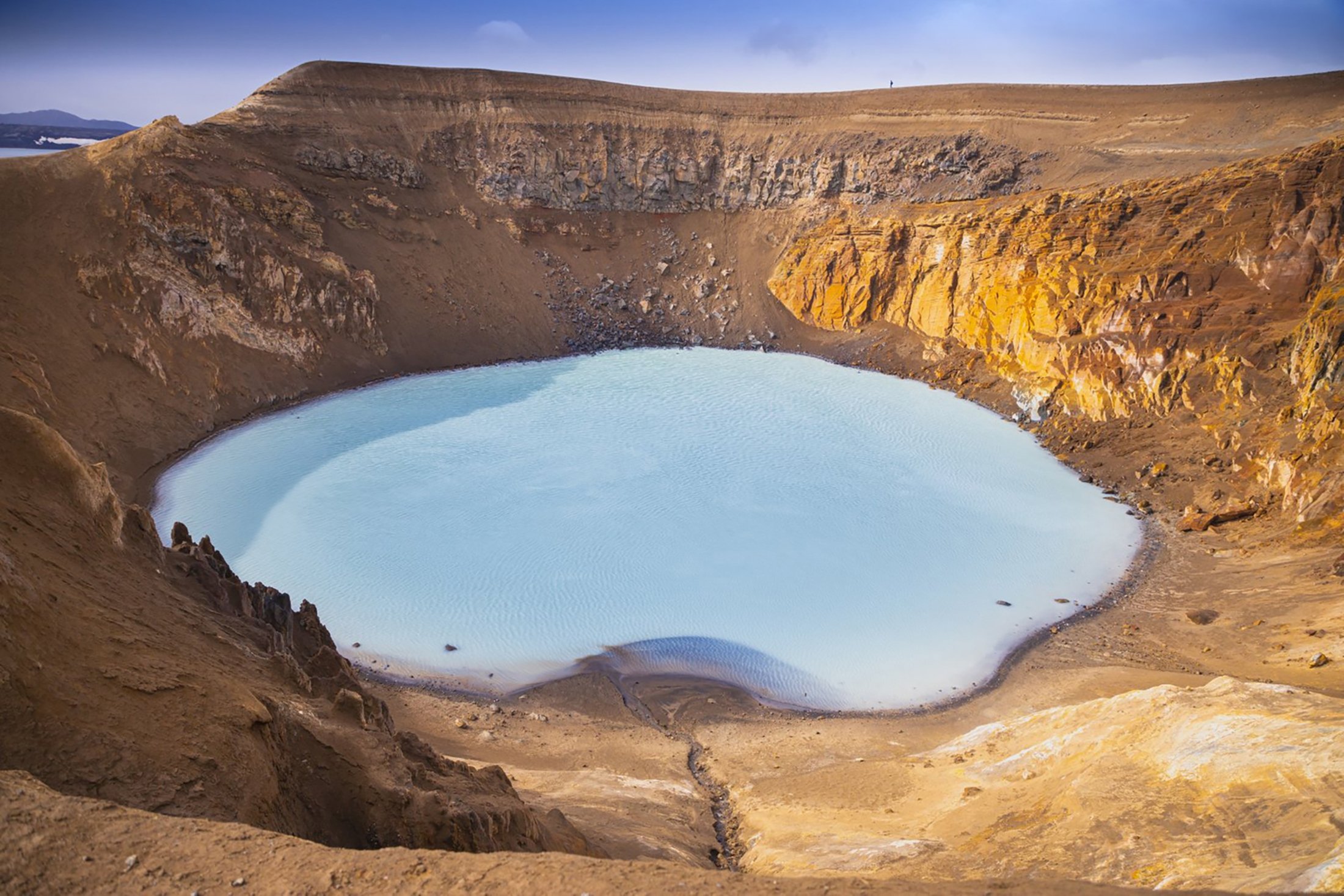The lake inside the Viti crater is lovingly dubbed Iceland's biggest bathtub by locals. (Visit North Iceland via dpa)